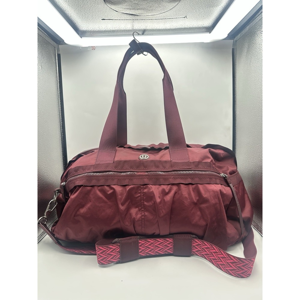 LULULEMON Gym To Win Maroon Duffel Bag Yoga Gym Workout Travel Weekender